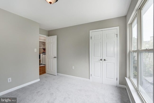 Building Photo - 2408 Ripplemeade Ct