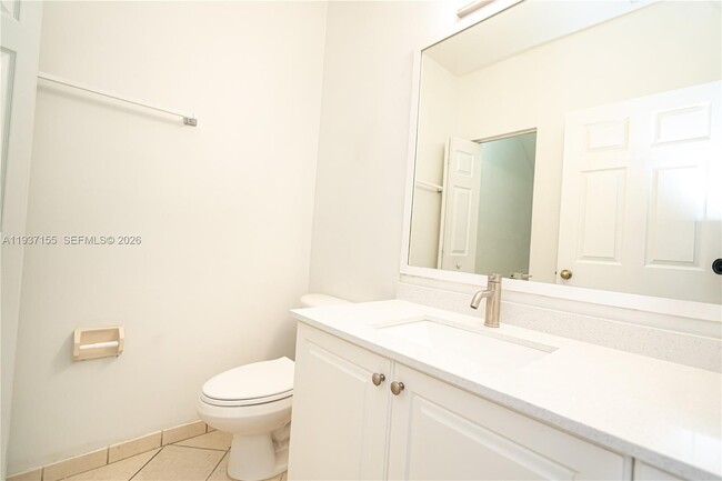 Building Photo - 230 SE 29th Ave