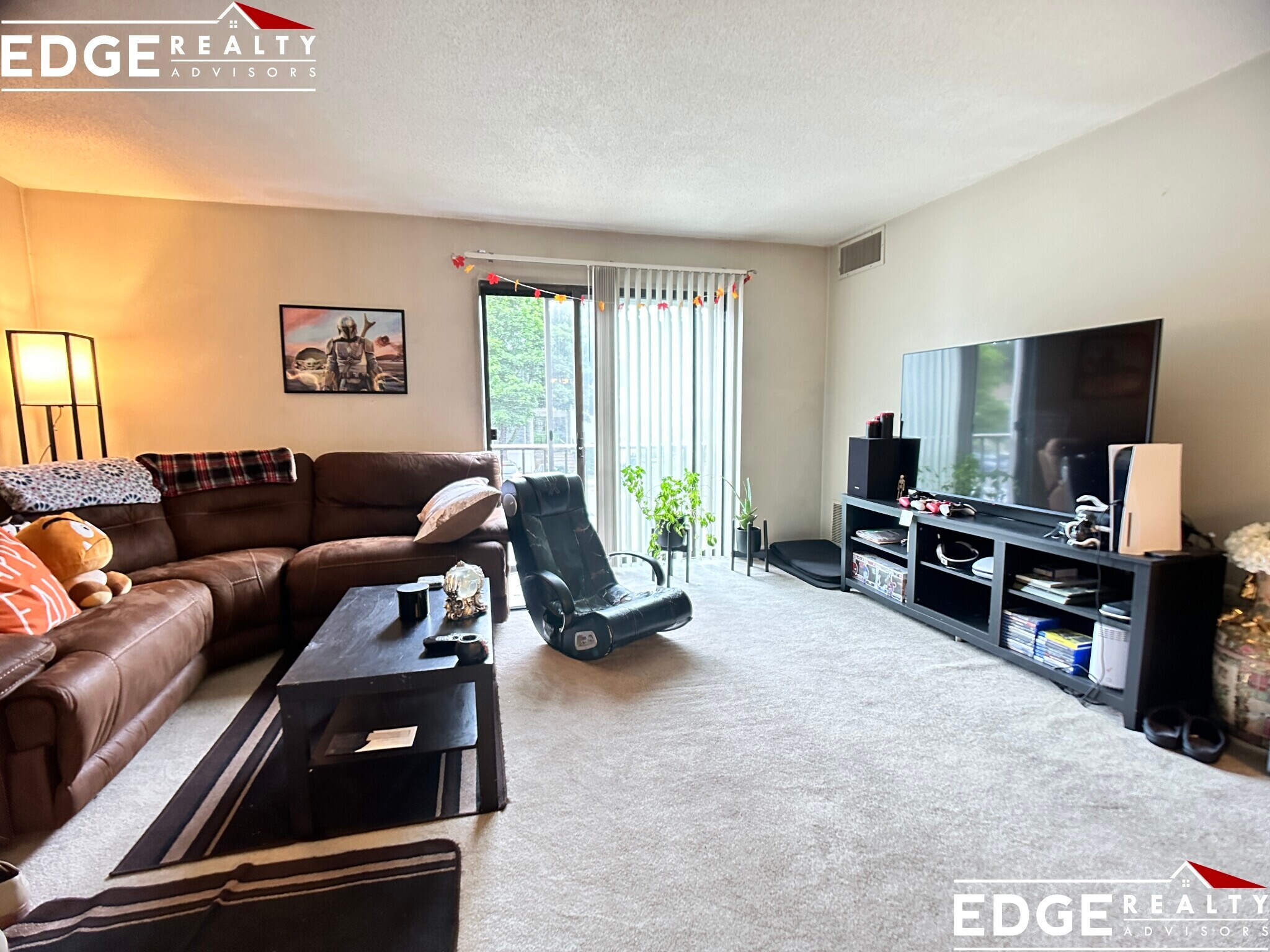 Building Photo - 49 Village Brook Ln