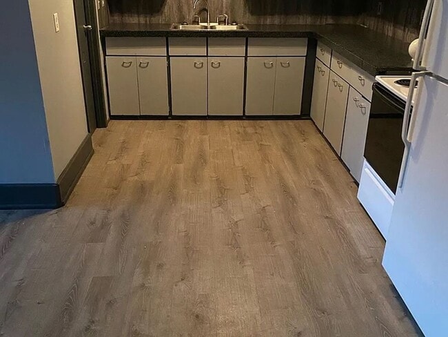 Building Photo - 317 S Clinton Ave