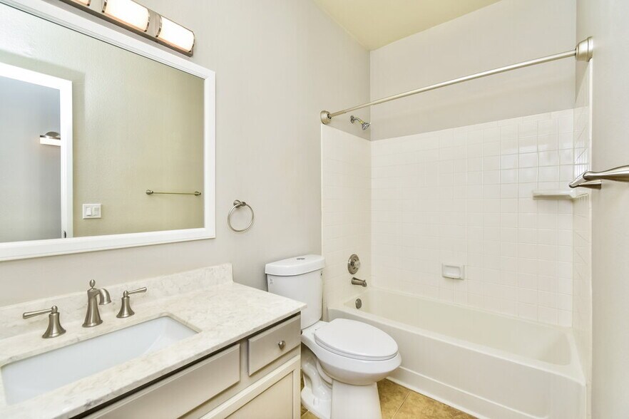 Building Photo - 9495 E Lochnay Ln