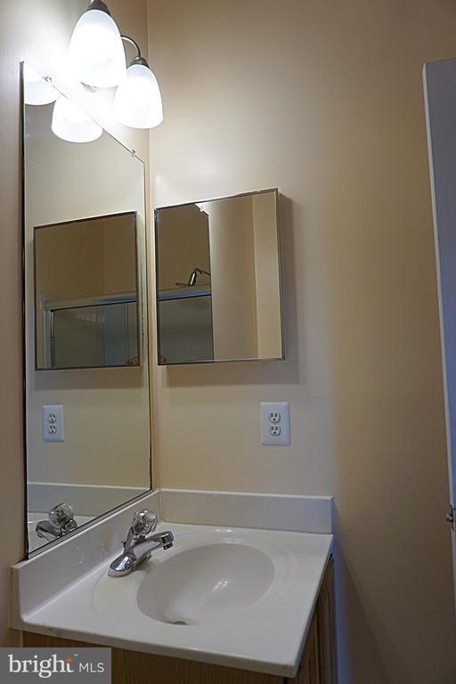 Building Photo - 20601 Duck Pond Pl