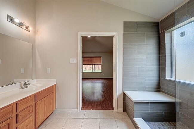 Building Photo - 2310 Diamond Springs Dr