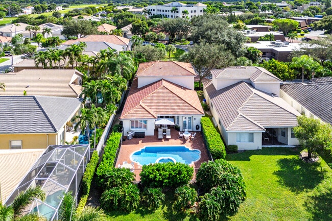 Building Photo - 121 Palm Cir