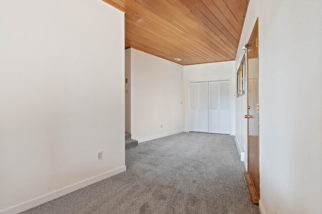 Building Photo - 10181 N Fairway Dr