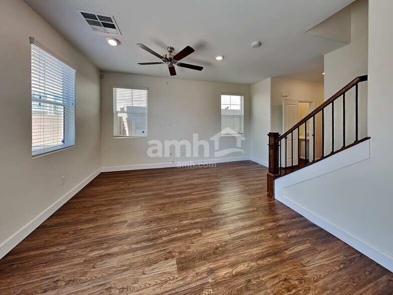 Building Photo - 8186 Inhibition Ct