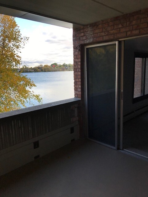 Building Photo - 329 Geneva Ave N