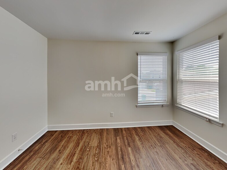 Building Photo - 6013 Trailwater Dr