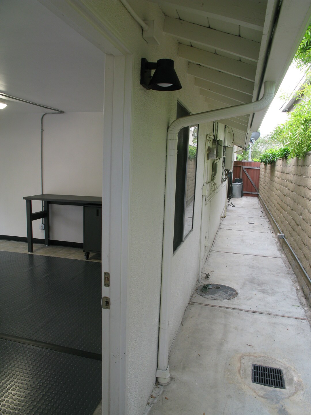 Building Photo - 5137 E Vista Hermosa St