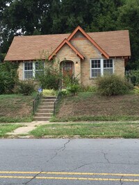 Building Photo - 1415 Sycamore St