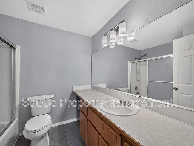 Building Photo - 48 S 17th Ct