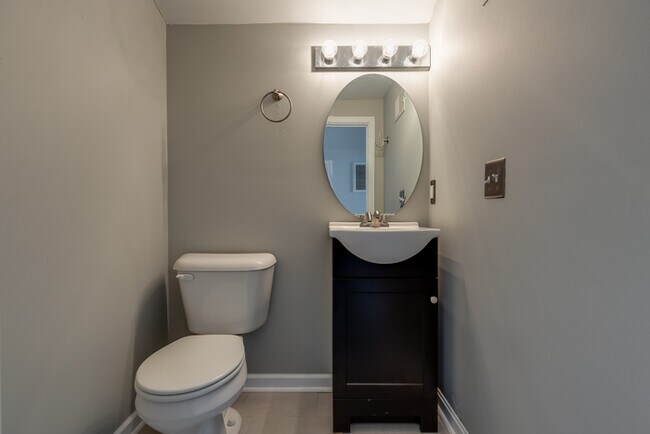 Building Photo - 1023 Franklin St