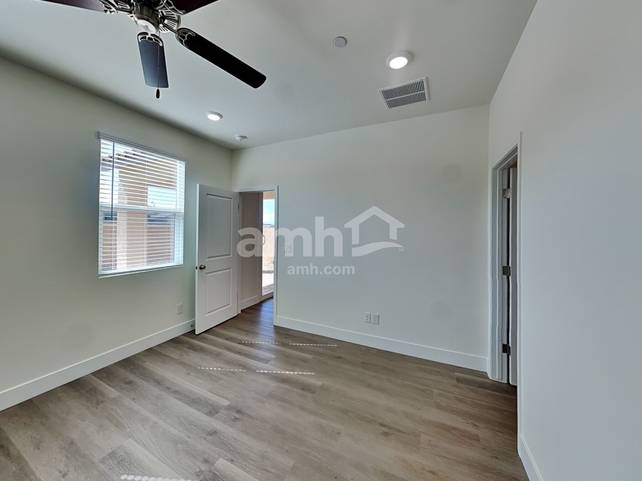 Building Photo - 493 Silverbell Fls Pl