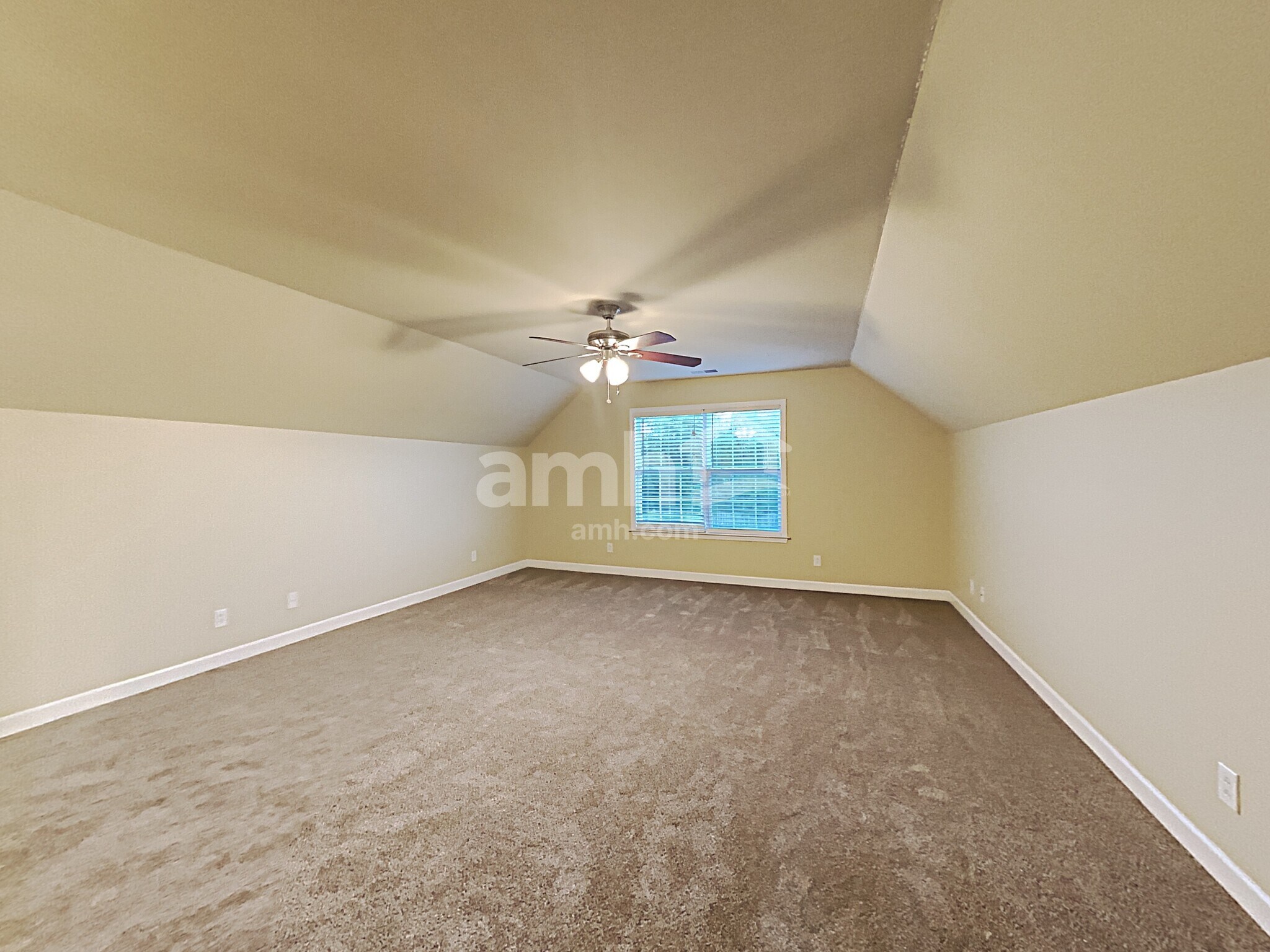 Building Photo - 2091 Lequire Ln