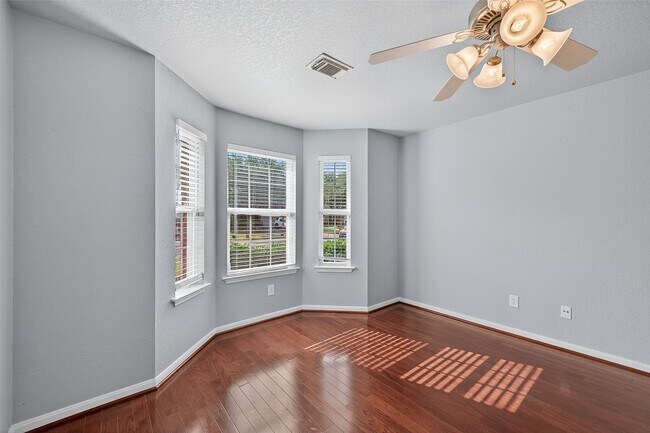 Building Photo - 4038 Mt Everest Way