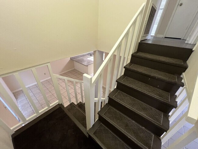 Building Photo - Brightside View