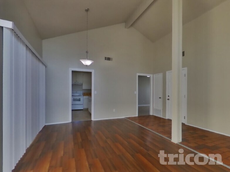 Building Photo - 1104 Waxwing Ln