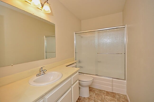 Building Photo - Bright Two-Story 3BR Condo with Spacious F...