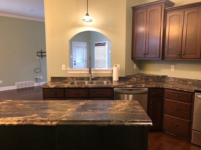 Building Photo - COMING SOON!Lovely home ready for your family! Bethel Park Subdivision