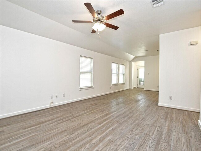 Building Photo - 116 Nogalito Wy