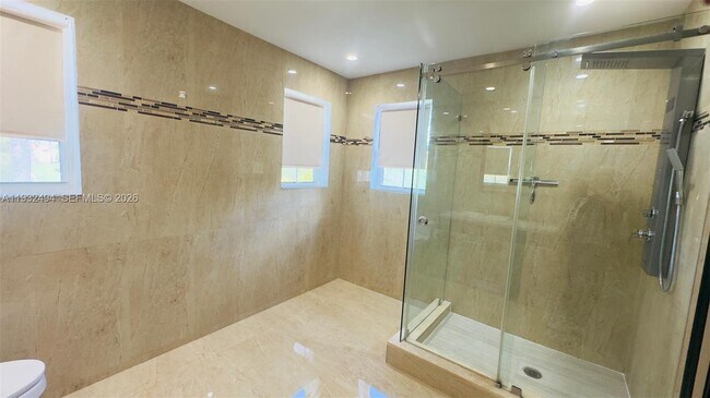 Building Photo - 1094 Redwood St