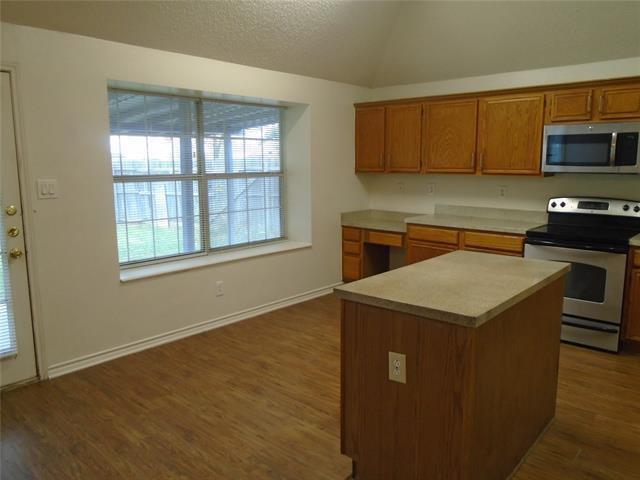 Building Photo - 320 Pebblebrook Ln