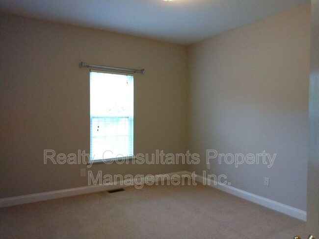 Building Photo - 7106 Holly Glen Ct