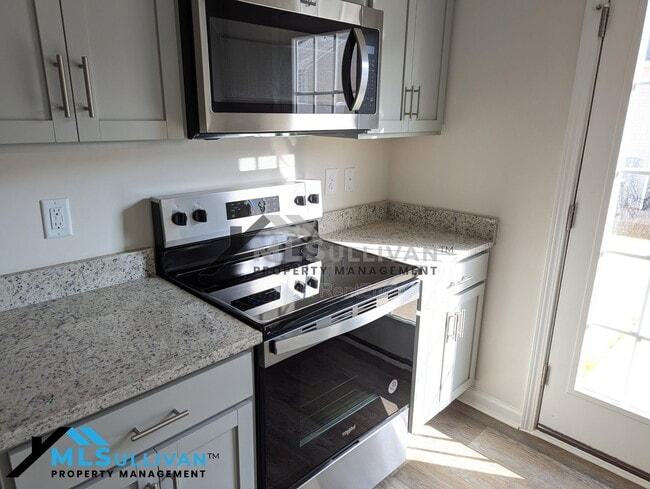 Building Photo - 2821 Egert Dr