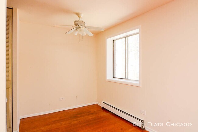 Building Photo - 850 W Margate Terrace