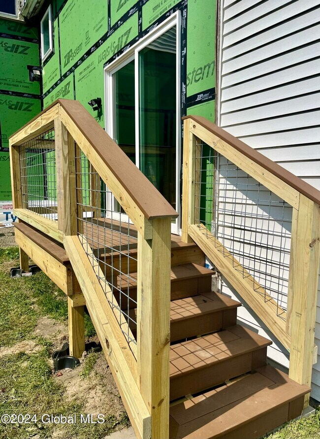 Building Photo - 53 N Park St