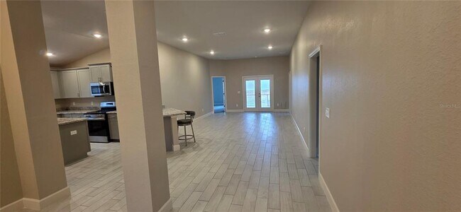 Building Photo - 3107 NE 46th Ave