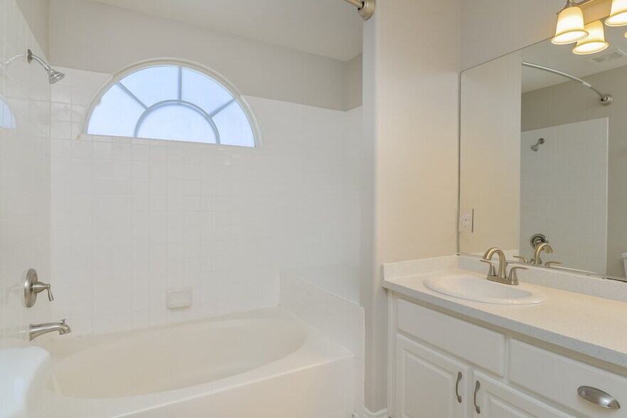 Building Photo - 9854 Silver Chaps Ct