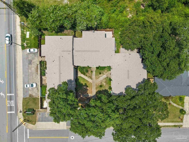 Building Photo - 8101 Tippin Ave