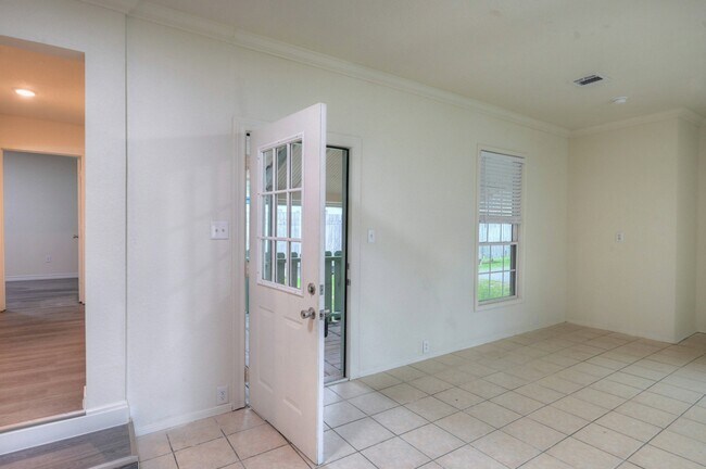 Building Photo - 9574 Darkwood St