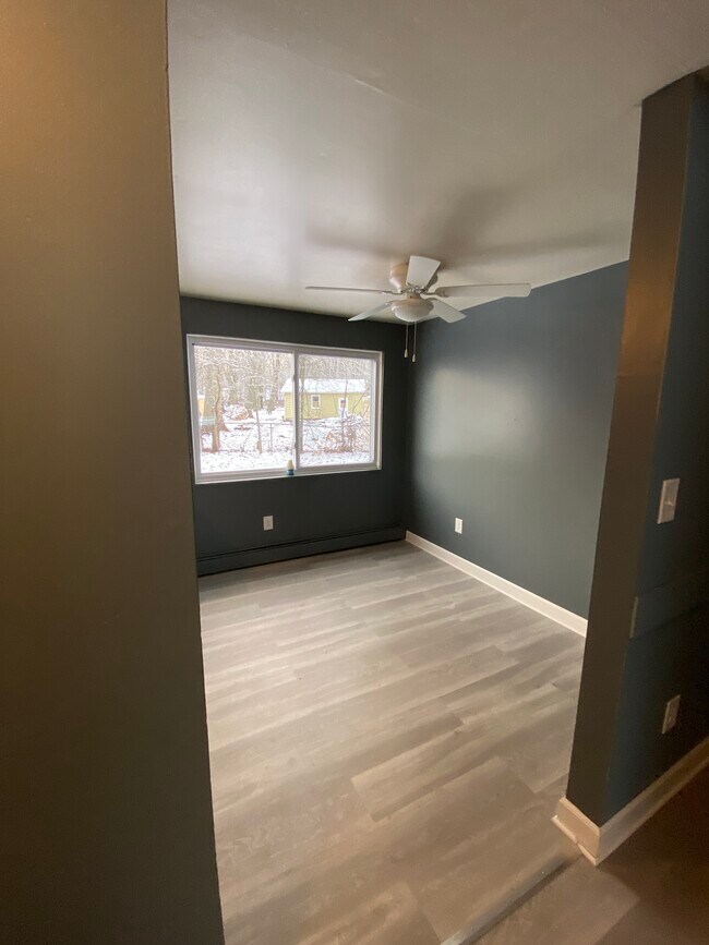 Building Photo - 2278 Grandview Rd