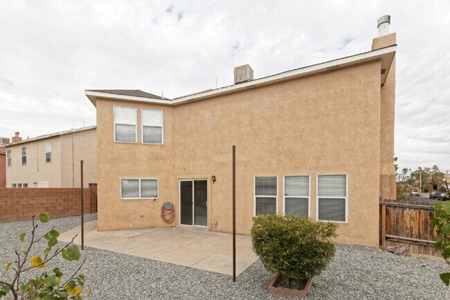 Building Photo - I-40 freeway access nearby. Couple blocks ...