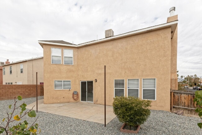 Building Photo - Super price!