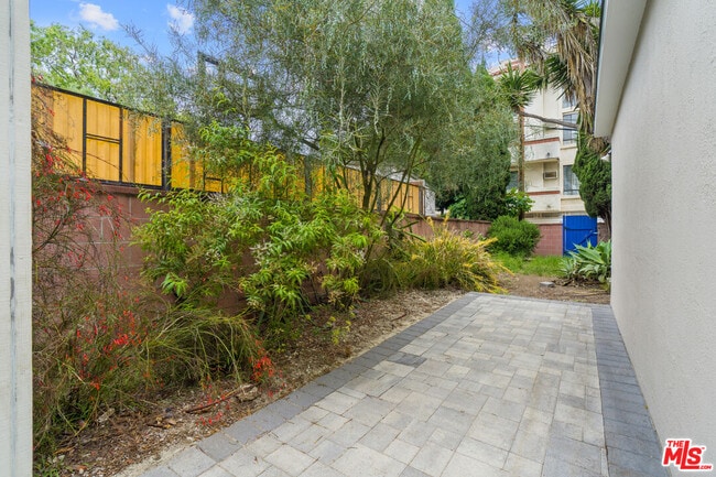 Building Photo - 3972 Keeshen Dr