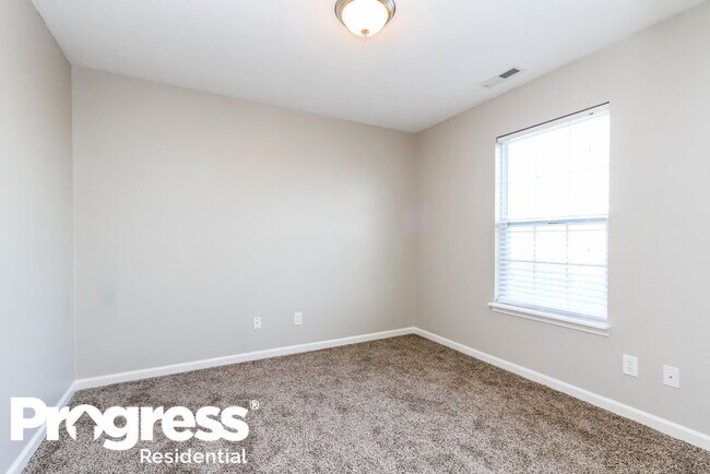 Building Photo - 561 Grabill Dr