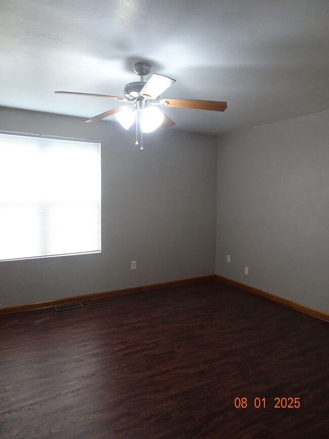 Building Photo - 3 Bedroom Duplex in Hampton for rent