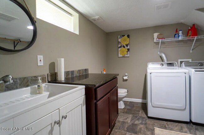 Building Photo - 723 N Government Way