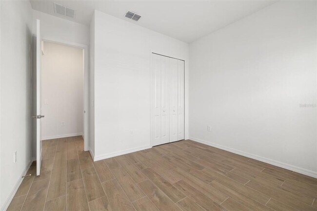 Building Photo - 5604 Lightning Whelk Ln