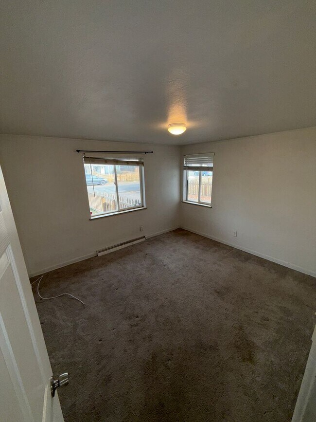 Building Photo - 16th7130