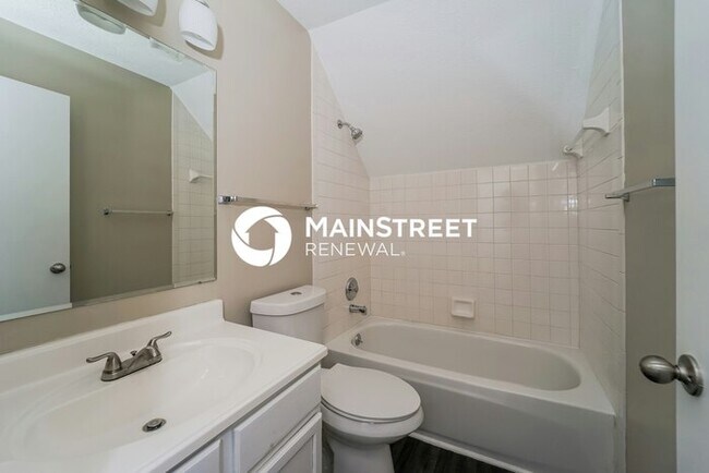 Building Photo - 3 Bedroom Pet-Friendly Home in Louisville,...