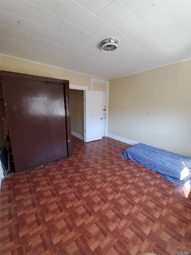 Building Photo - 41-10 53rd St