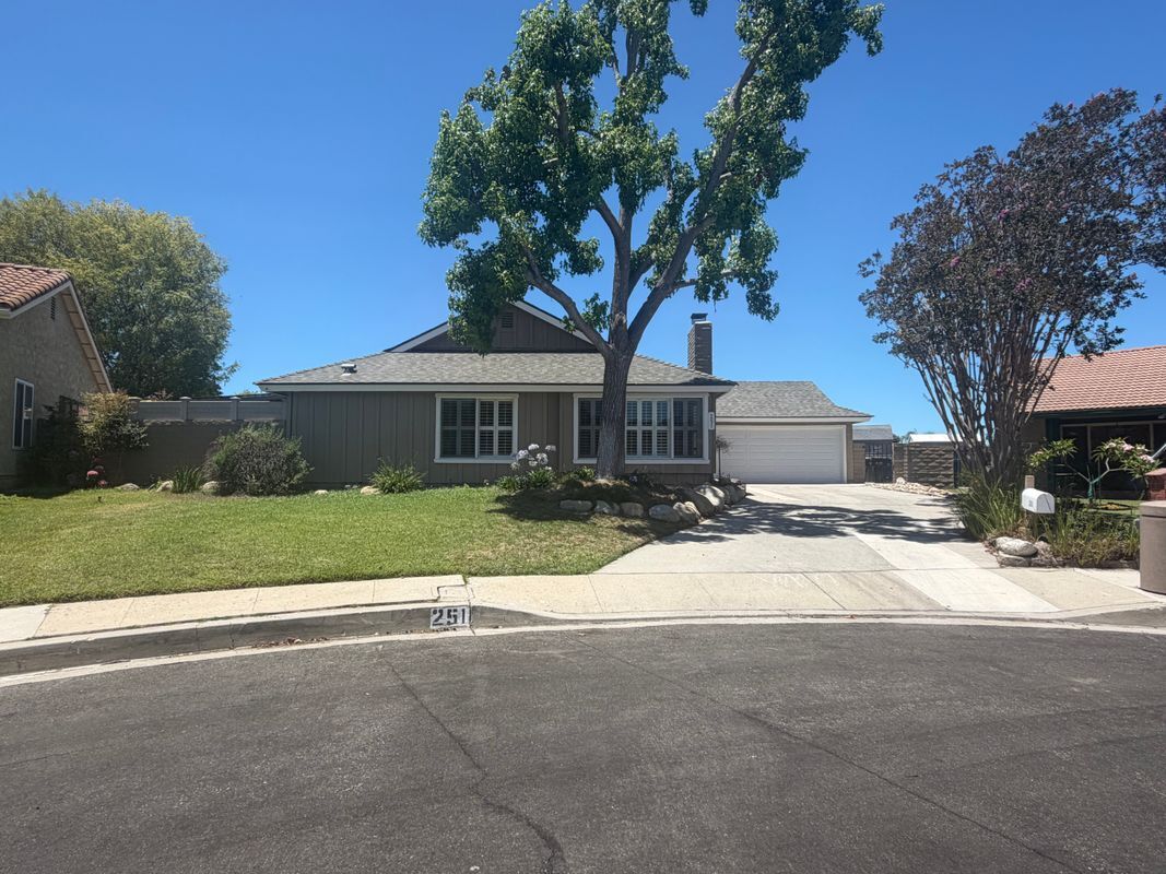 Building Photo - 251 Asta Ct