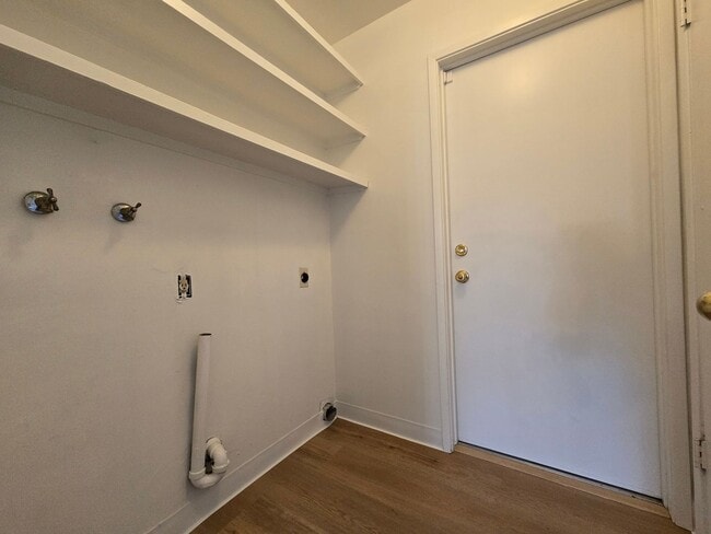 Building Photo - Henderson