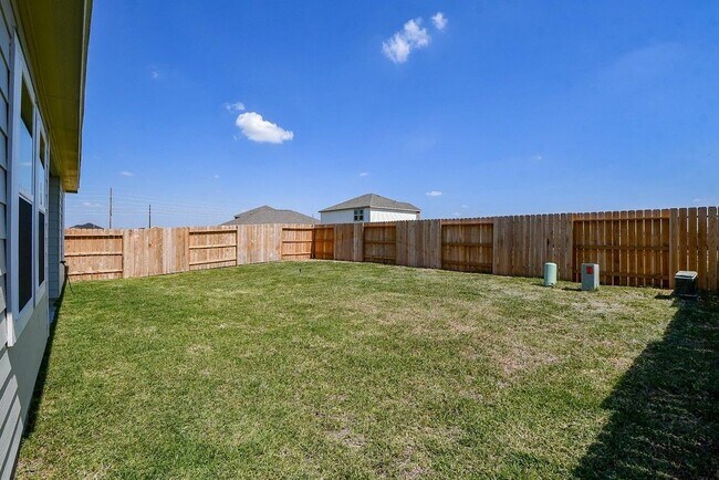 Building Photo - 5906 Bright Keel Dr