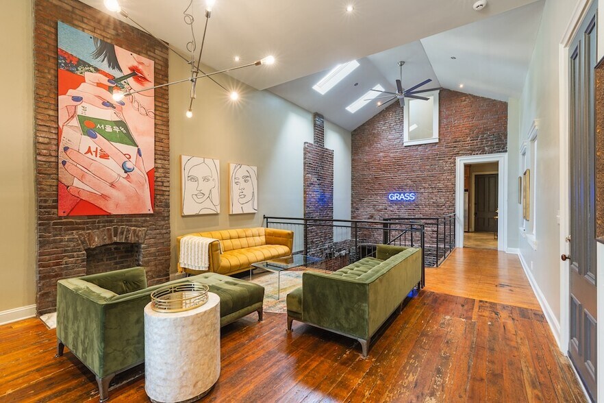 Building Photo - 717 Lampton St