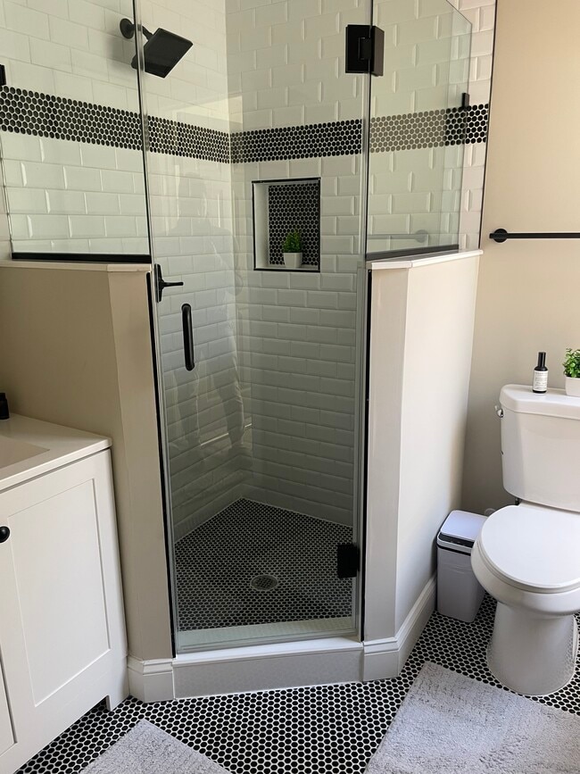 Building Photo - 2711 Ashland Ave